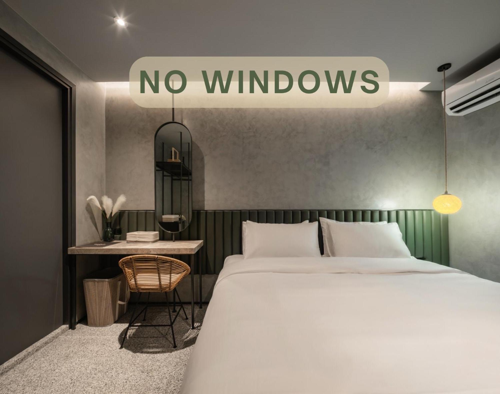 Goose Living Hotel Банкок Екстериор снимка